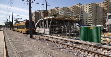 Metro na Bródno: Powstają wyjścia i próbki materiałów wykończenia