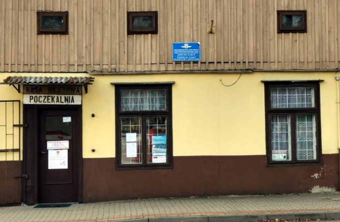 Koniec PKS-u w Łasku. Starostwo: transport publiczny jest zapewniony