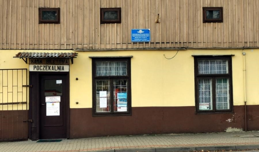 Koniec PKS-u w Łasku. Starostwo: transport publiczny jest zapewniony Koniec PKS-u w Łasku. Starostwo: transport publiczny jest zapewniony