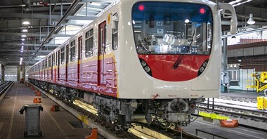 Metro: Nowy uśmiech wagonów tzw. nowej serii 81
