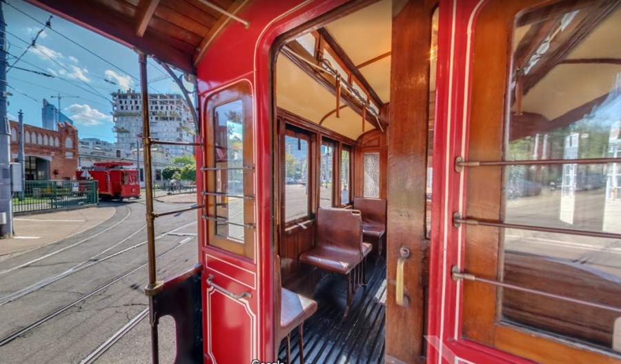 Tramwaje Warszawskie z wirtualną zajezdnią zabytków dzięki Google Street View Tramwaje Warszawskie z wirtualną zajezdnią zabytków dzięki Google Street View