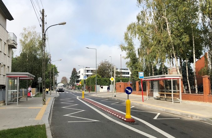 Warszawa: Autobusu nie wyprzedzisz. Kolejne przystanki z separatorami