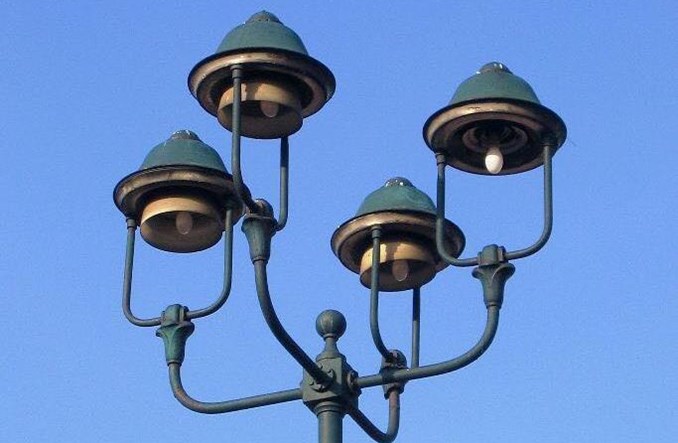 Warszawa: Jaki los czeka słupy typu MDM?