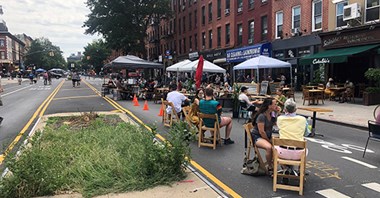 Nowy Jork odzyskuje ulice. Lepsze restauracje niż samochody