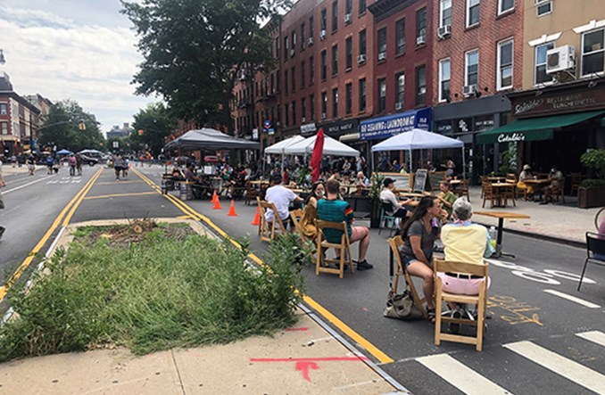 Nowy Jork odzyskuje ulice. Lepsze restauracje niż samochody