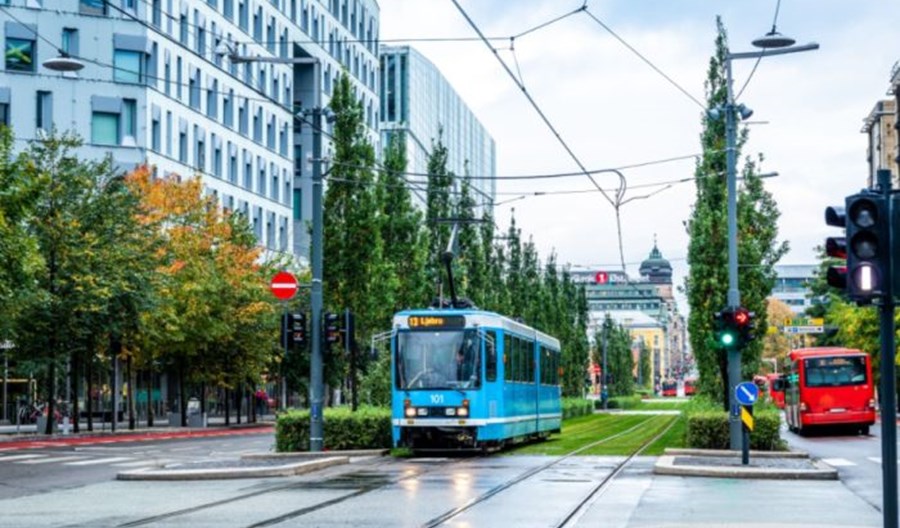 Oslo: Nowy odcinek trasy tramwajowej ułatwił dojazd na Stare Miasto Oslo: Nowy odcinek trasy tramwajowej ułatwił dojazd na Stare Miasto