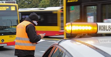 Warszawa: Pierwszy dzień z nowymi obostrzeniami w komunikacji