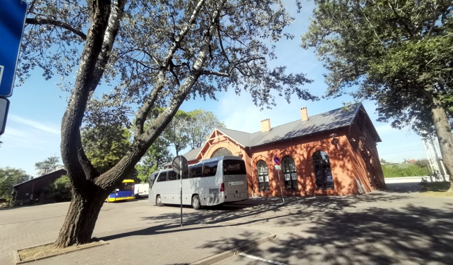 Pabianice nie przejmą placu przed stacją PKP. Co z dworcem autobusowym? Pabianice nie przejmą placu przed stacją PKP. Co z dworcem autobusowym?