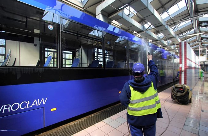 MPK Wrocław da pracę ludziom z Aquaparku