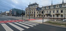 Łódź: Powstaje brakujące przejście dla pieszych przy Pałacu Poznańskich