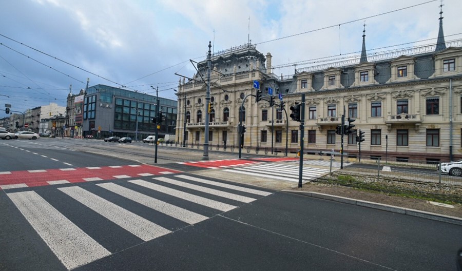 Łódź: Powstaje brakujące przejście dla pieszych przy Pałacu Poznańskich Łódź: Powstaje brakujące przejście dla pieszych przy Pałacu Poznańskich