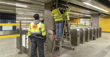 Metro: Dodatkowe ekrany na I linii. Wygodnie sprawdzisz, kiedy odjedzie pociąg