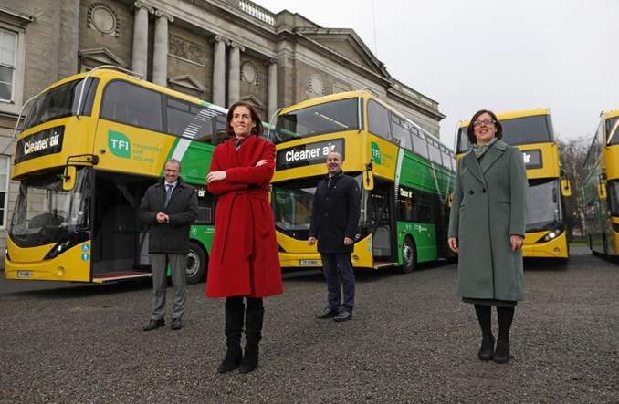 Irlandia: ADL dostarczył pierwsze hybrydowe piętrusy i otrzymał zamówienie na 180 kolejnych