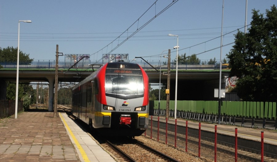 Łódź: Nowe przystanki kolejowe o kolejne trzy miesiące później Łódź: Nowe przystanki kolejowe o kolejne trzy miesiące później