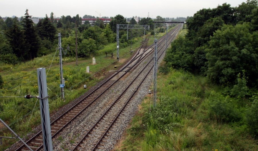 Łódź: Będzie przystanek kolejowy na Zarzewie. Opóźniona inwestycja znów w planach PKP PLK Łódź: Będzie przystanek kolejowy na Zarzewie. Opóźniona inwestycja znów w planach PKP PLK