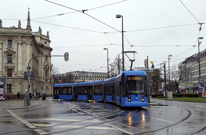 Twardy lockdown w Niemczech od środy. Transport publiczny bez ograniczeń