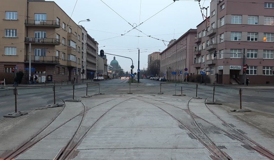Łódź: Częściowy powrót tramwajów na remontowane skrzyżowanie Łódź: Częściowy powrót tramwajów na remontowane skrzyżowanie