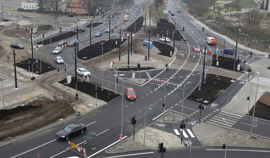 Toruń: Nowy odcinek torowiska otwarty. Dla kilku kursów nocnych Toruń: Nowy odcinek torowiska otwarty. Dla kilku kursów nocnych