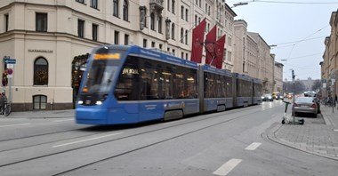 W Bawarii w tramwaju, pociągu czy sklepie tylko ze specjalną maseczką