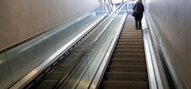 Warszawa Gdańska z pierwszymi schodami ruchomymi na peron