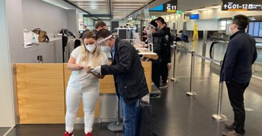 Nowe regulacje dot. maseczek dla pasażerów w Niemczech i Austrii
