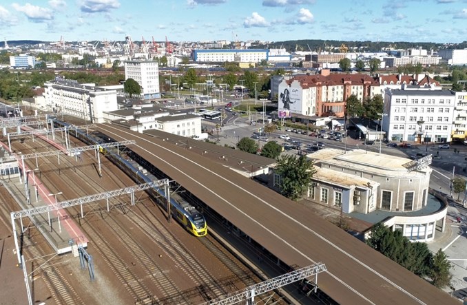 SKM Trójmiasto z umową na projekt Centrum: monitoring, informacja pasażerska i Gdynia Główna