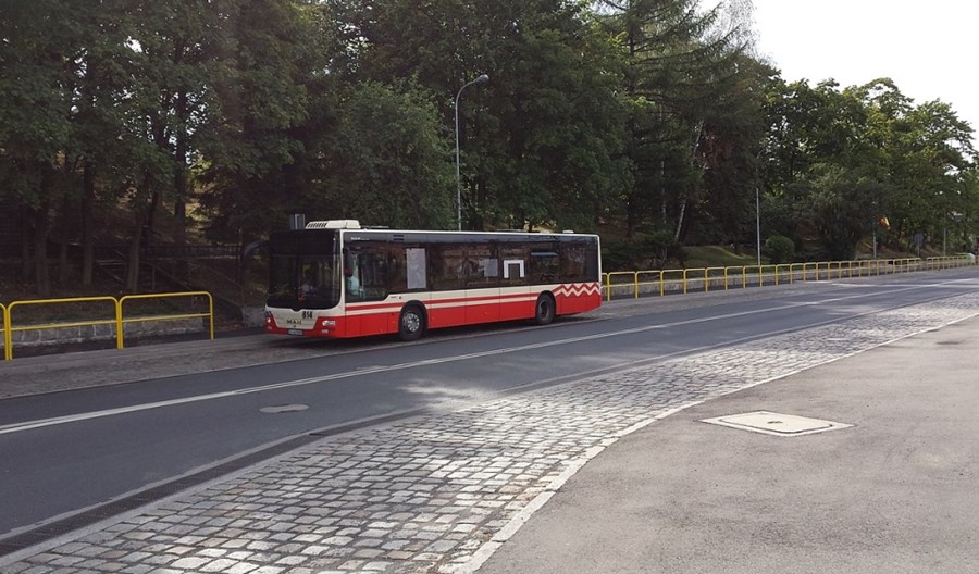 Jelenia Góra: Duża podwyżka cen i zmiana planów taborowych. Autobusy używane zamiast nowych Jelenia Góra: Duża podwyżka cen i zmiana planów taborowych. Autobusy używane zamiast nowych