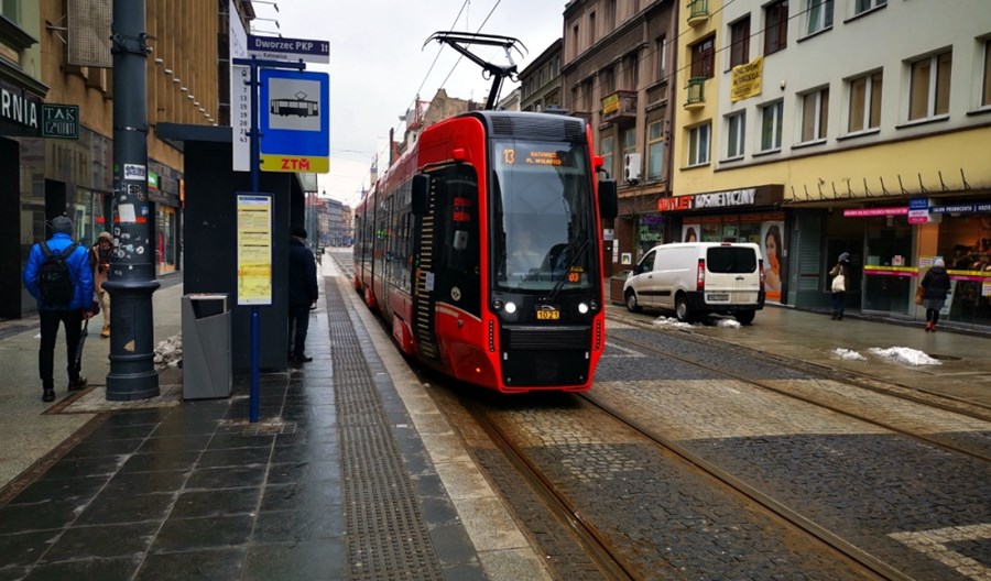 Katowice: Najpierw dobra komunikacja zbiorowa, potem ewentualnie strefy czystego transportu Katowice: Najpierw dobra komunikacja zbiorowa, potem ewentualnie strefy czystego transportu