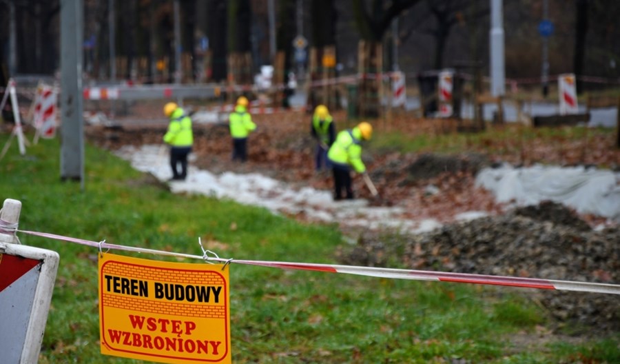 Wrocław: Zima opóźni otwarcie remontowanego torowiska tramwajowego na Biskupinie Wrocław: Zima opóźni otwarcie remontowanego torowiska tramwajowego na Biskupinie