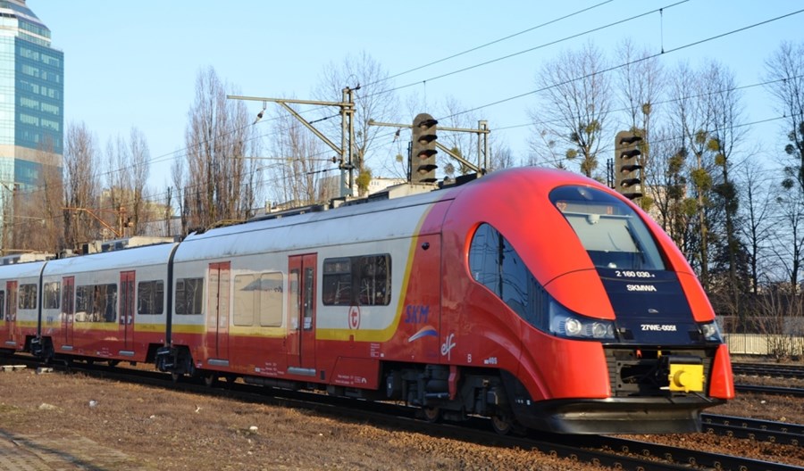 SKM Warszawa: Duże zmiany w rozkładzie, mniej pociągów na lotnisko SKM Warszawa: Duże zmiany w rozkładzie, mniej pociągów na lotnisko