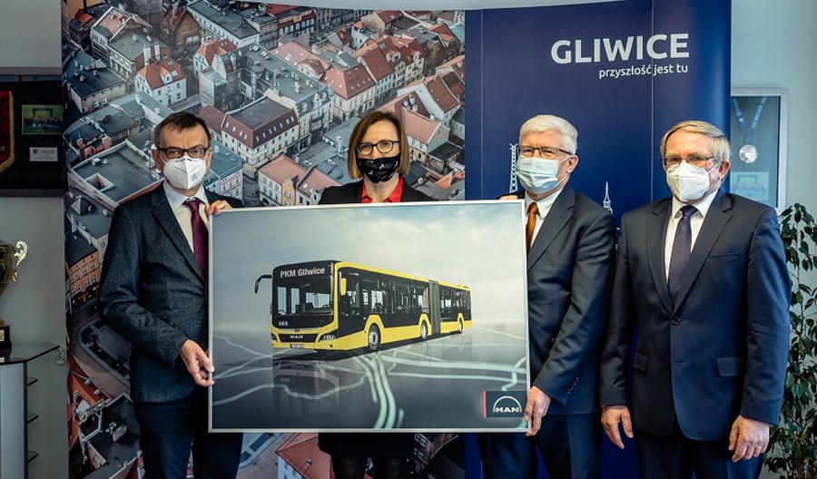 MAN dostarczy hybrydy Lion’s City 19C do Gliwic. Umowa na 15 autobusów podpisana MAN dostarczy hybrydy Lion’s City 19C do Gliwic. Umowa na 15 autobusów podpisana