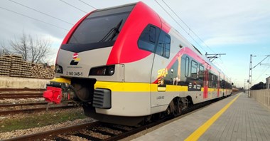 Transport mniej emisyjny to transport zbiorowy, zwłaszcza zasilany „czystą” energią elektryczną 