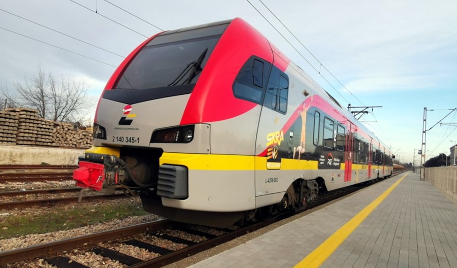 Transport mniej emisyjny to transport zbiorowy, zwłaszcza zasilany „czystą” energią elektryczną Transport mniej emisyjny to transport zbiorowy, zwłaszcza zasilany „czystą” energią elektryczną