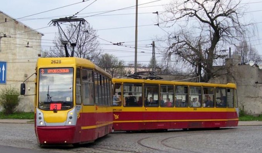 Łódź: Bieżący remont skrzyżowania w okrojonym kształcie. Kolejne trasy z zawieszonym ruchem Łódź: Bieżący remont skrzyżowania w okrojonym kształcie. Kolejne trasy z zawieszonym ruchem