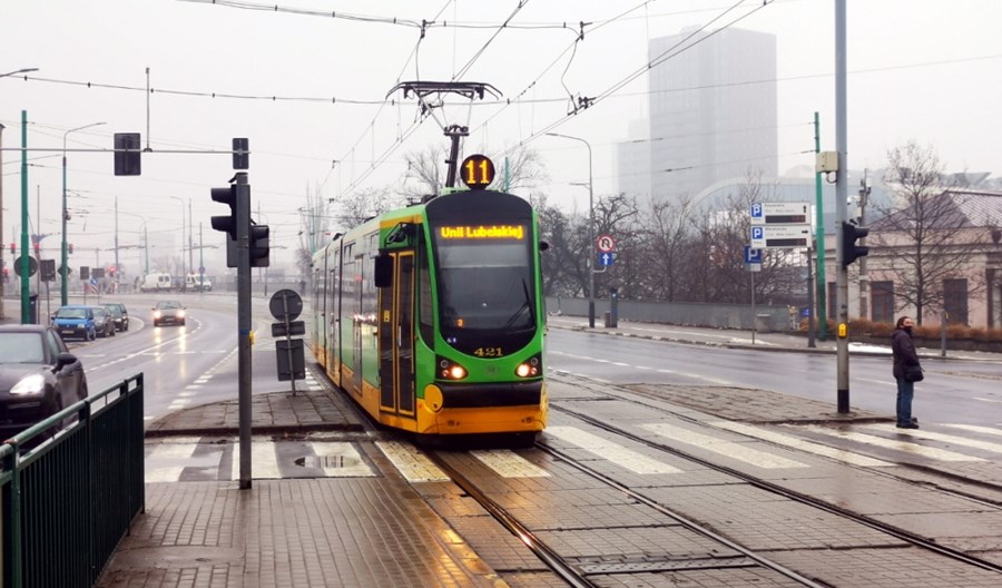 Poznań: W tramwajach i autobusach pozostał co trzeci pasażer. Cięcia związane z sytuacją kadrową Poznań: W tramwajach i autobusach pozostał co trzeci pasażer. Cięcia związane z sytuacją kadrową