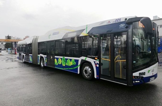 Kolejny przegubowy elektryk Solarisa wozi pasażerów w Krakowie. W sumie już 50 elektrobusów
