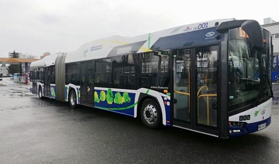 Kolejny przegubowy elektryk Solarisa wozi pasażerów w Krakowie. W sumie już 50 elektrobusów Kolejny przegubowy elektryk Solarisa wozi pasażerów w Krakowie. W sumie już 50 elektrobusów