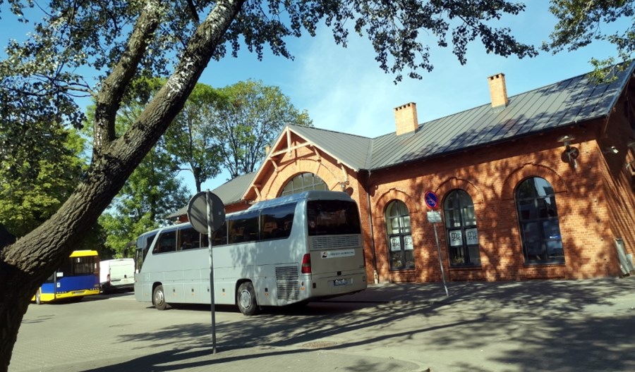 ŁKA pilotażowo uruchomiła mały autobus do Tomaszowa Maz. w godzinach niskiej frekwencji ŁKA pilotażowo uruchomiła mały autobus do Tomaszowa Maz. w godzinach niskiej frekwencji