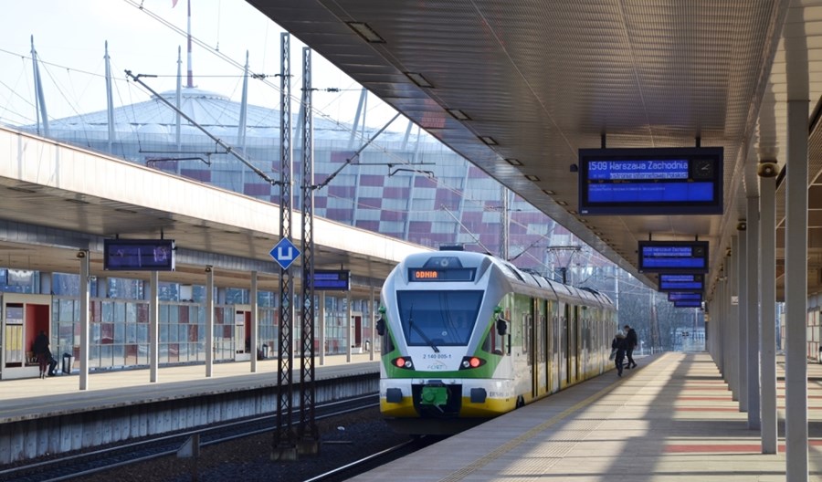 Warszawa zrezygnowała (na razie) z wygodniejszych przesiadek na Stadionie do kolei Warszawa zrezygnowała (na razie) z wygodniejszych przesiadek na Stadionie do kolei