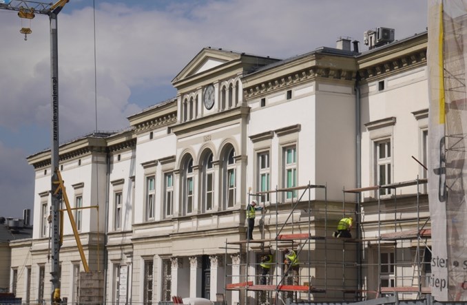 Dworzec w Sosnowcu w remoncie – równolegle do placu miejskiego