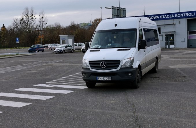 Łódzkie: Spora część autobusów regionalnych wciąż nie wróciła na drogi