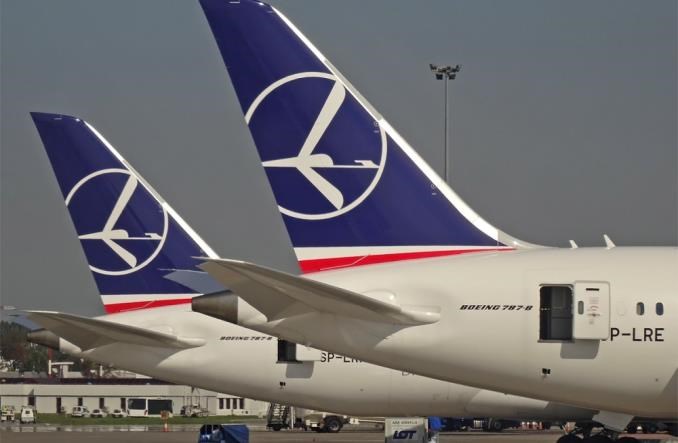 Więcej osób z branży lotniczej objętych tarczą