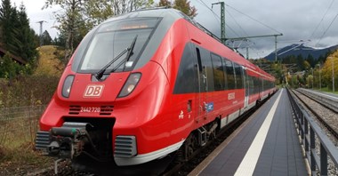 Niemieckie badania: Ryzyko zakażenia w tramwaju takie samo jak we własnym aucie