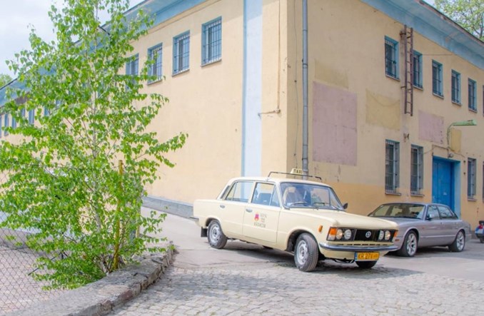 Zabytkowa taksówka FSO przypomni o taksówkowej historii MPK Kraków