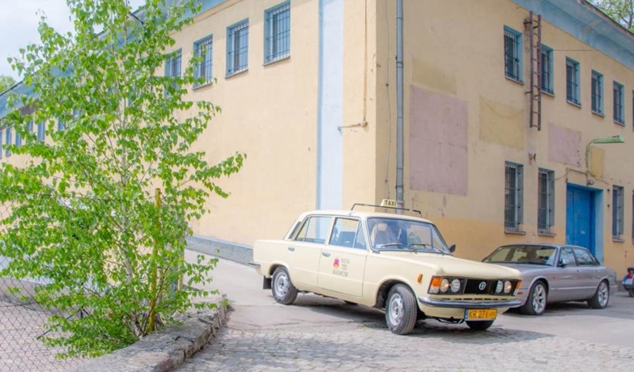 Zabytkowa taksówka FSO przypomni o taksówkowej historii MPK Kraków Zabytkowa taksówka FSO przypomni o taksówkowej historii MPK Kraków