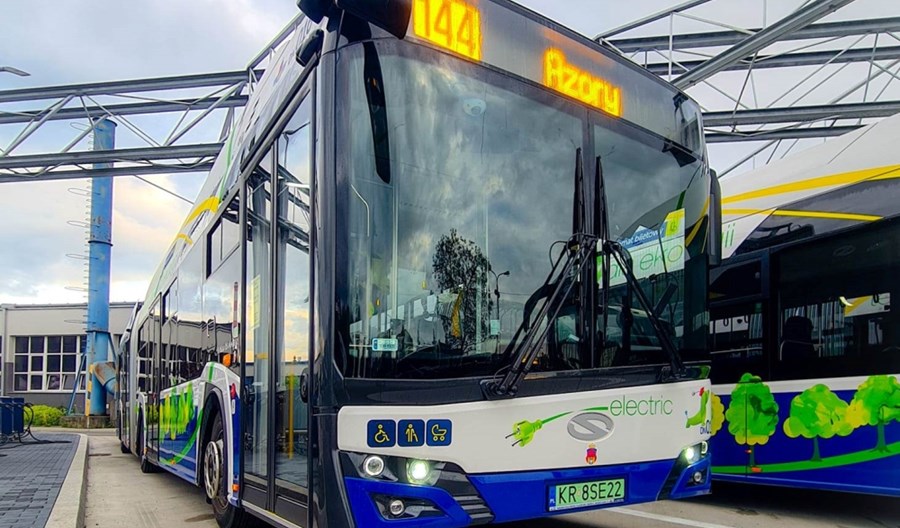Kraków z kompletem 50 przegubowych elektrobusów Kraków z kompletem 50 przegubowych elektrobusów