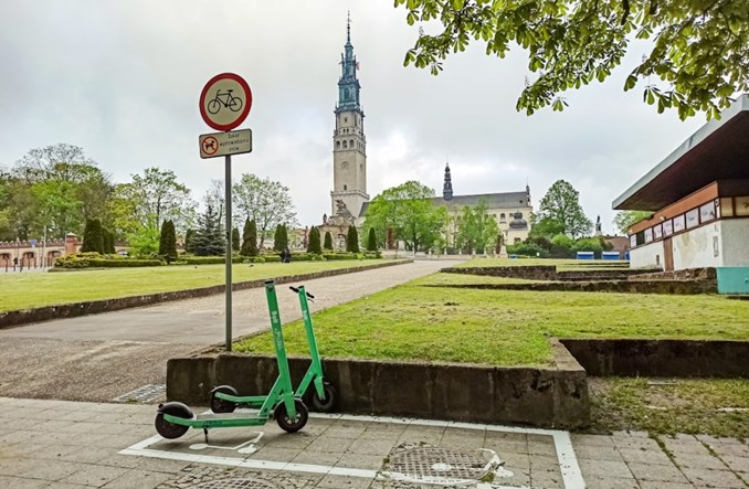 Częstochowa również próbuje zdyscyplinować operatorów e-hulajnóg