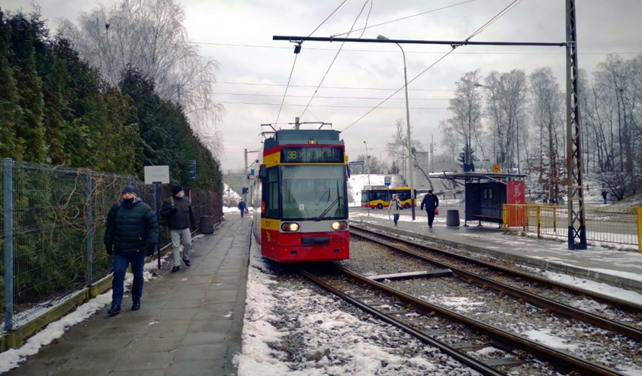 Łódź: Na Warszawskiej pojawiły się wybrzuszenia. Miasto złożyło wniosek o dofinansowanie remontu Łódź: Na Warszawskiej pojawiły się wybrzuszenia. Miasto złożyło wniosek o dofinansowanie remontu