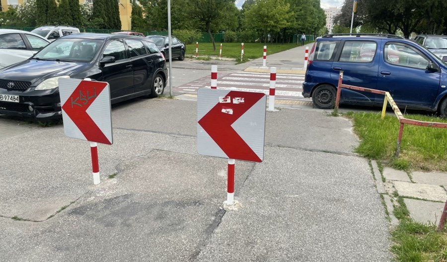 Słupki batem na kierowców? Słupki batem na kierowców?