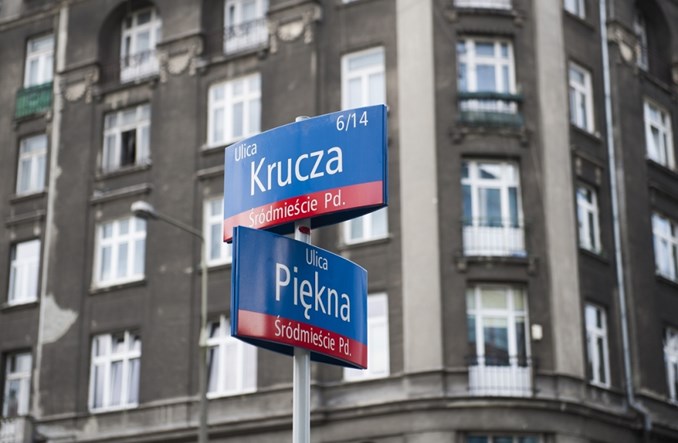 Nowe Centrum Warszawy: ul. Krucza z pasażem po środku jak La Rambla